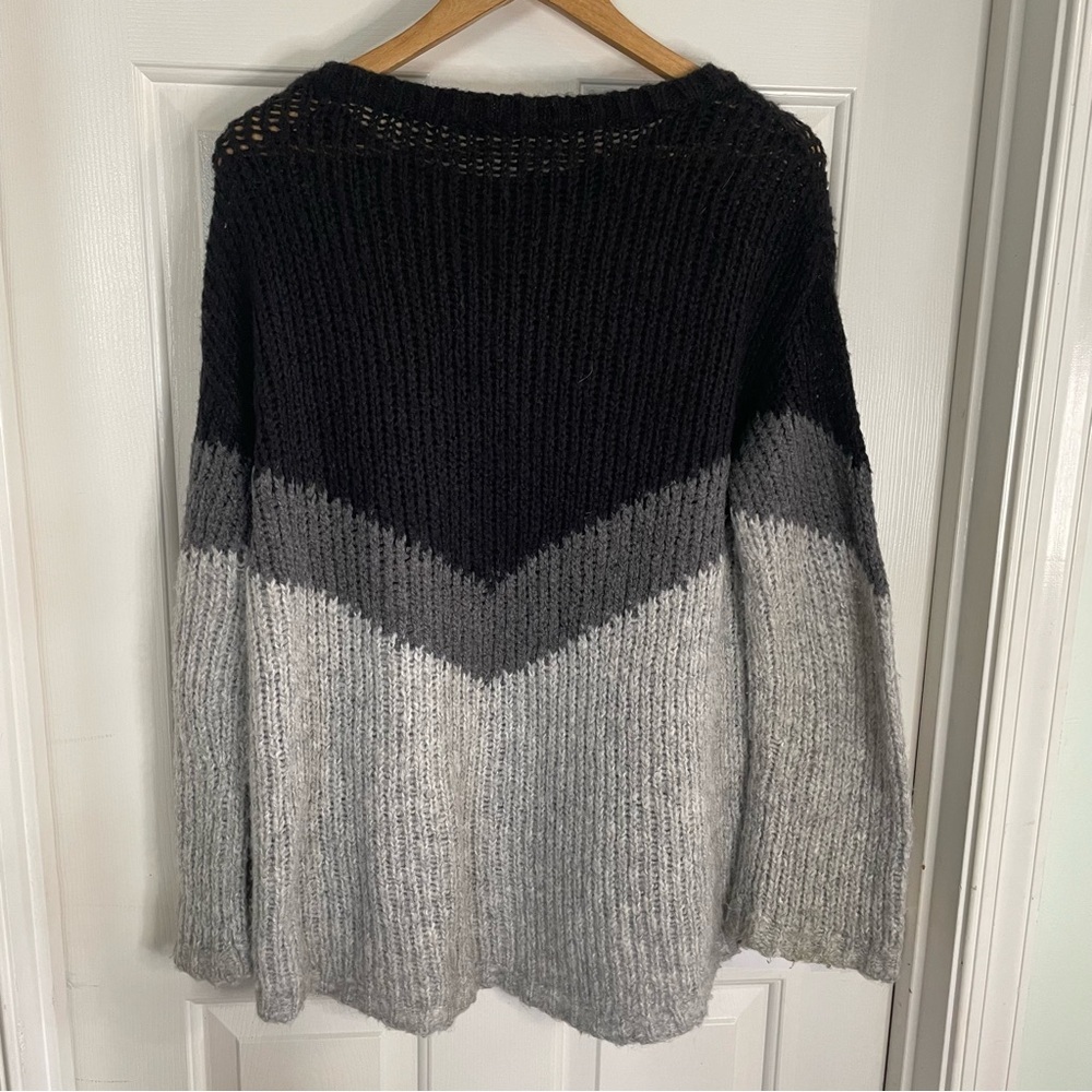 Pam & Gela Women's Black and Gray Chevron Sweater Wool Blend - Picture 6 of 8